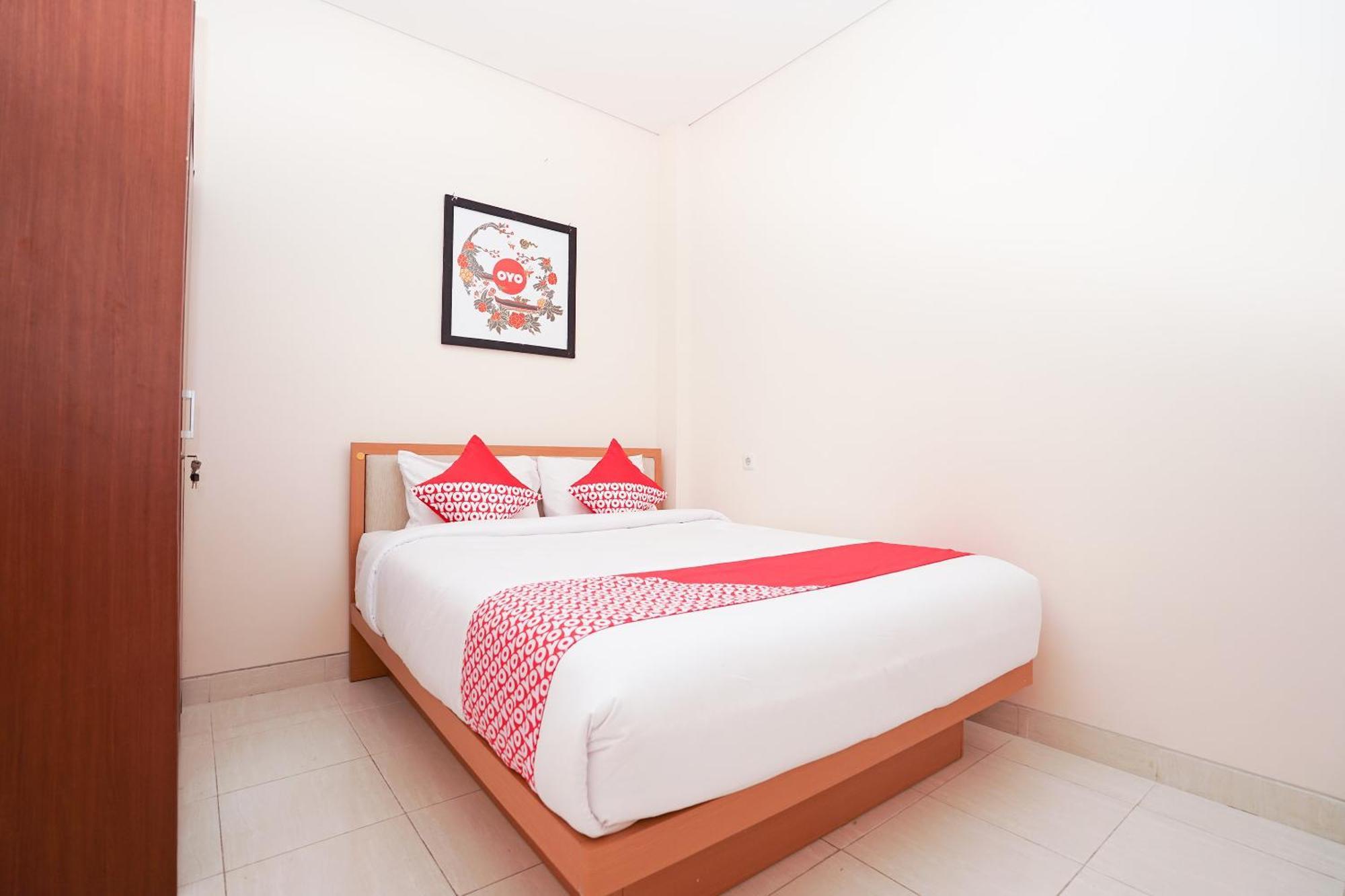 Oyo 782 Menjangan Residence At Citraland 1 Surabaya Exterior photo