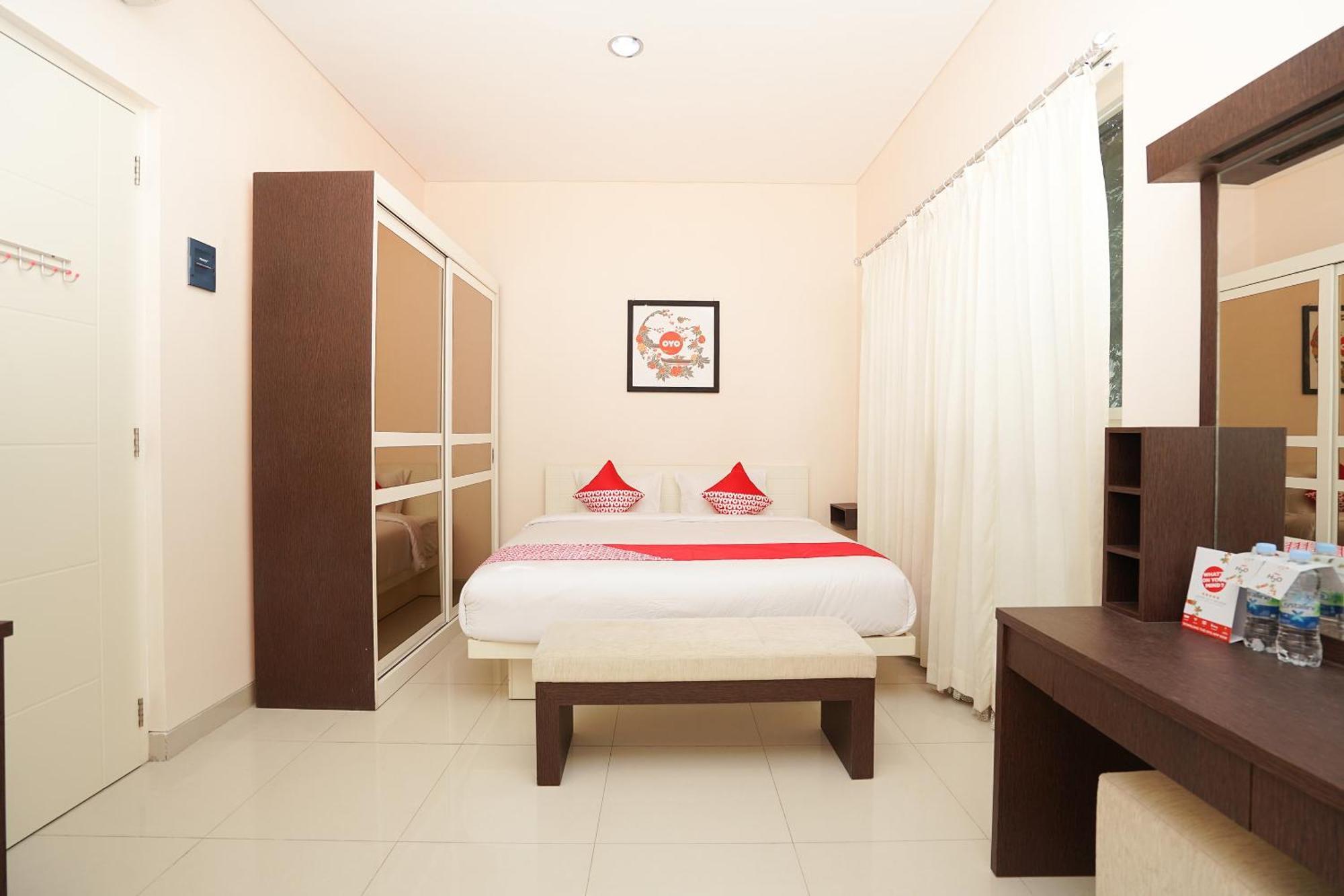 Oyo 782 Menjangan Residence At Citraland 1 Surabaya Exterior photo