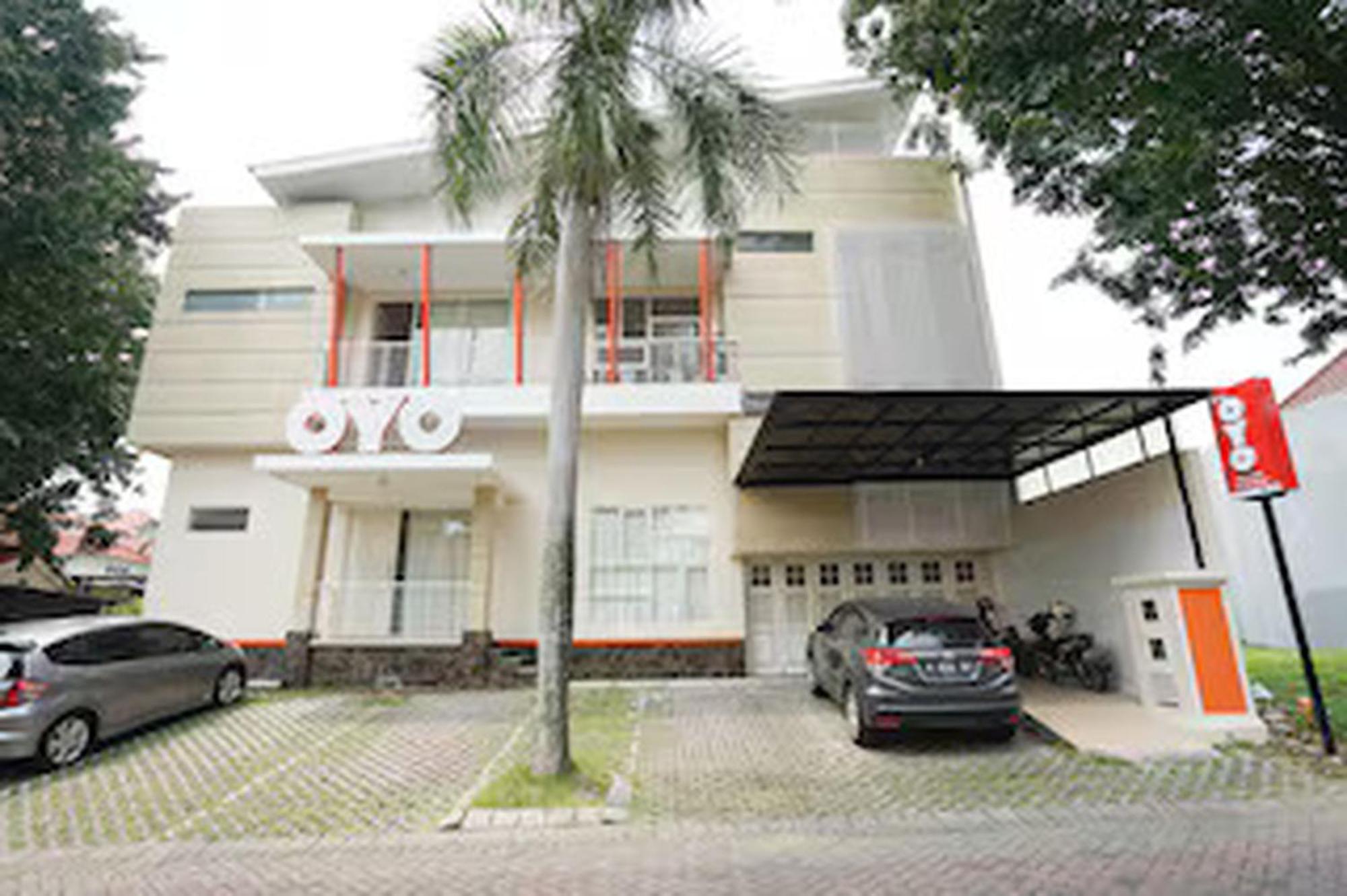 Oyo 782 Menjangan Residence At Citraland 1 Surabaya Exterior photo